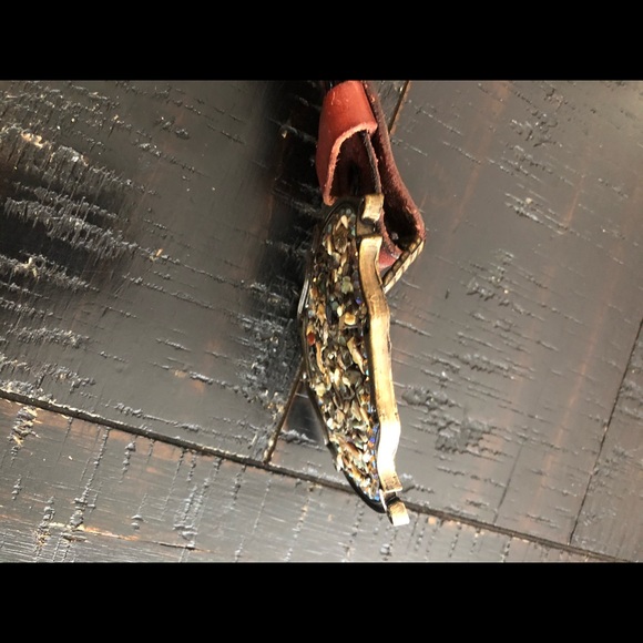 Beautiful leather belt with crushed shell buckle - Picture 4 of 12